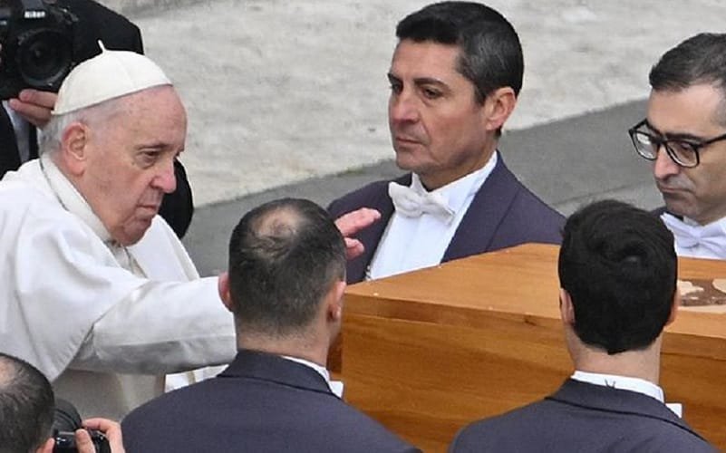 Despedidas no funeral do papa emérito Bento 16