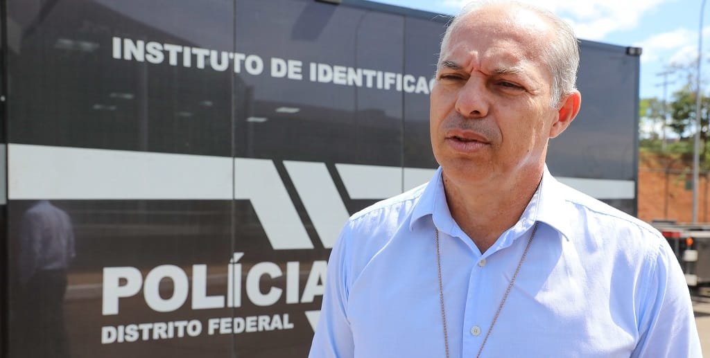 Arnaldo Fontenele, diretor-adjunto do Instituto de Identificação, promete agilizar emissão de carteira de identidade/Paulo H. Carvalho/Agência Brasília