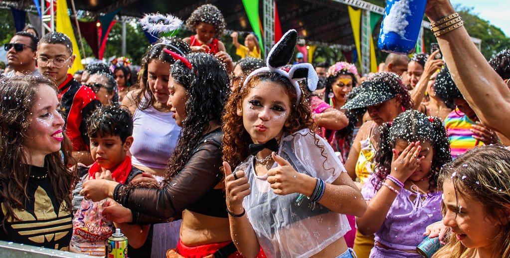 Carnaval Bloco da Baratinha DF Misto Brasília