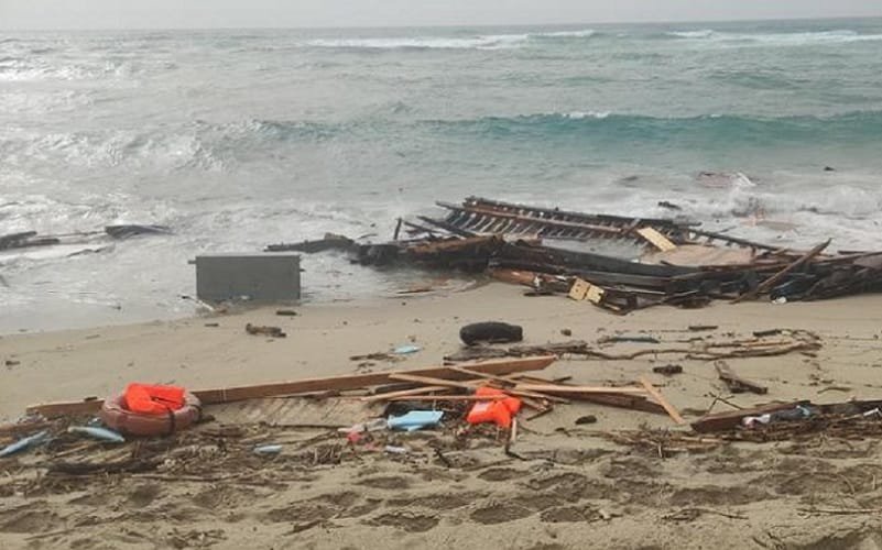 Naufrágio provoca a morte de 45 migrantes na Itália