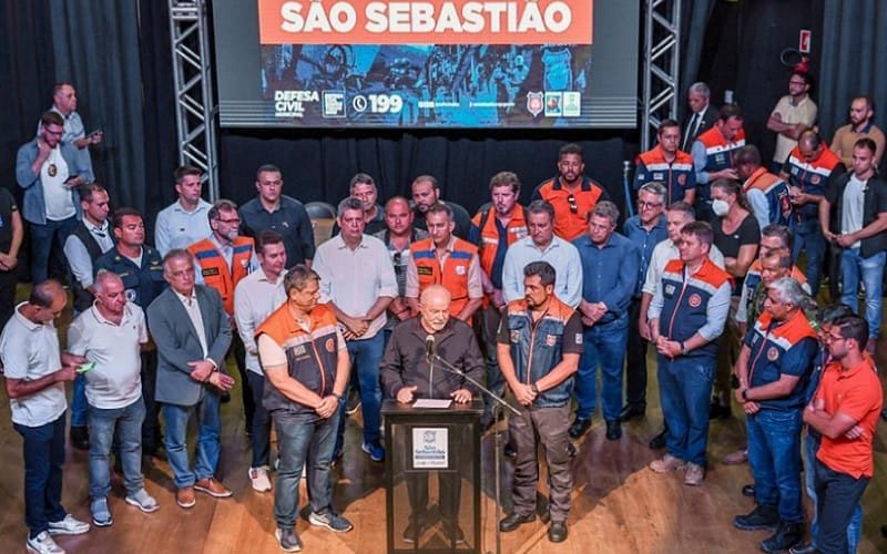 Os bons fluidos do Carnaval. Comentário de Genésio Júnior