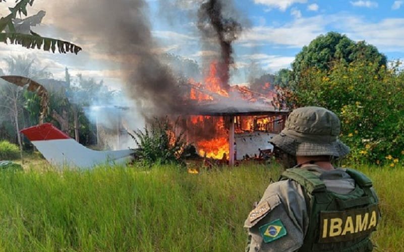 Yanomami Ibama avião incendiado Misto Brasília