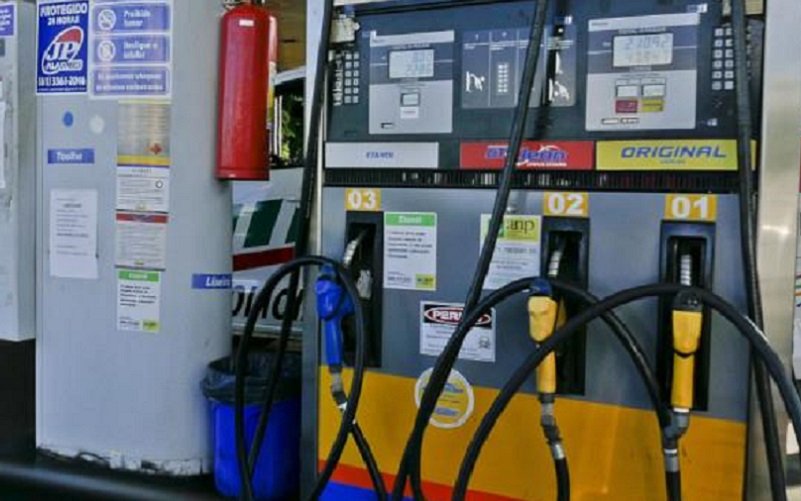 Combustíveis bombas posto de gasolina Misto Brasília