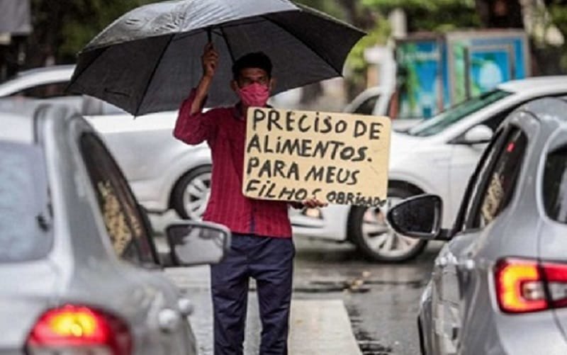 Esmola pedinte sinal de trânsito Misto Brasília