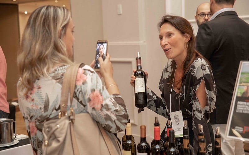 Degustação de vinhos de Portugal em evento previsto para abril