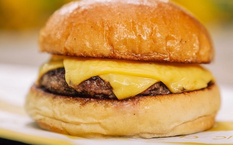 Sanduíche com queijo comida DF Misto Brasília