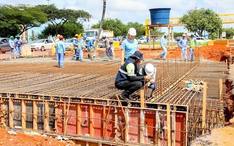 Viaduto Riacho Fundo concretagem DF Misto Brasília