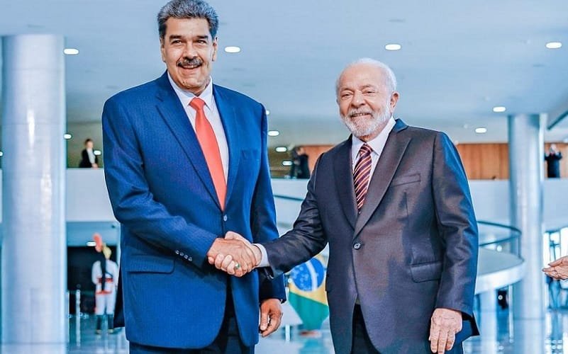 Lula da Silva cumprimento Maduro Palácio do Planalto Misto Brasília