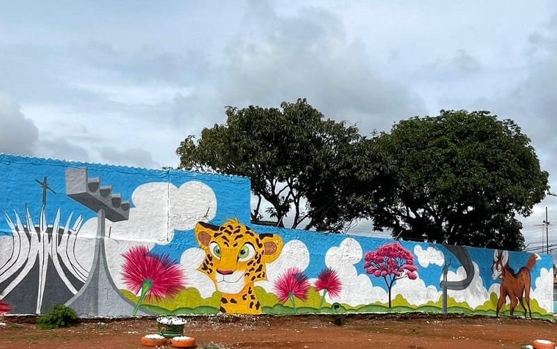 Muro Grafitado Escola Samambaia Norte DF Misto Brasília