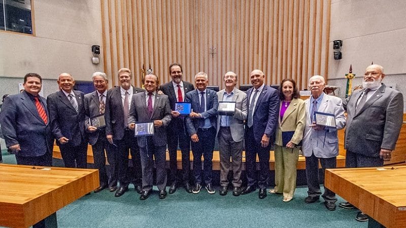 Sessão lembra 30 anos da Lei Orgânica do Distrito Federal