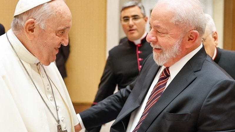 Lula da Silva e papa falam sobre a guerra entre Ucrânia e Rússia