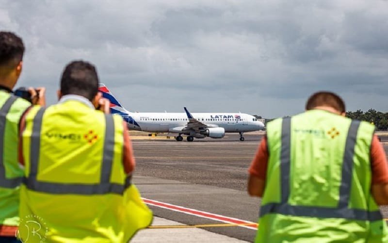 Pátio de manobra aeroporto de Salvador Misto Brasília