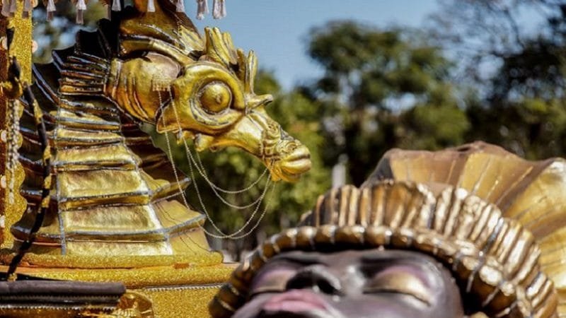 Final de semana com desfile de escolas de samba no Distrito Federal