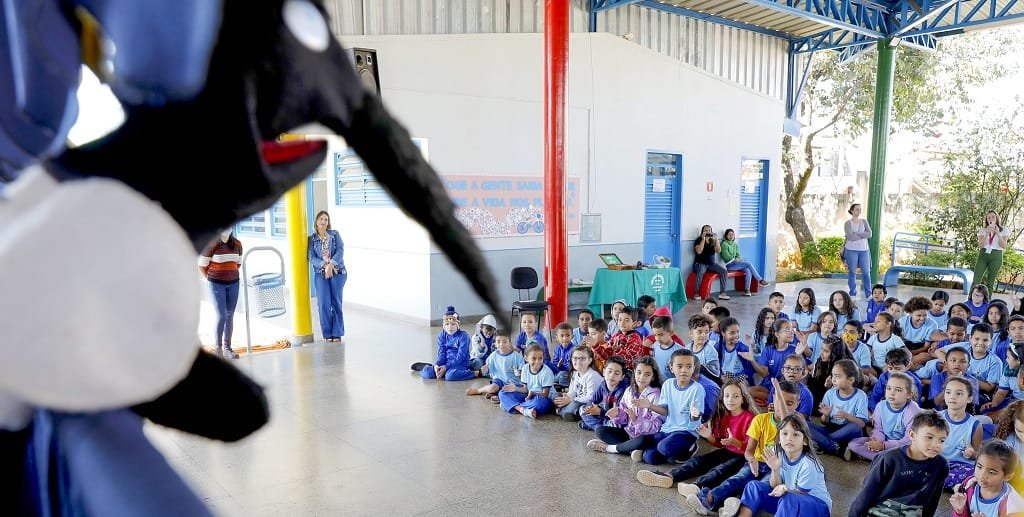 Crianças combate à dengue escola Misto Brasília