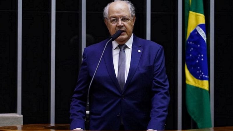 Hauly assume mandato de olho na reforma tributária