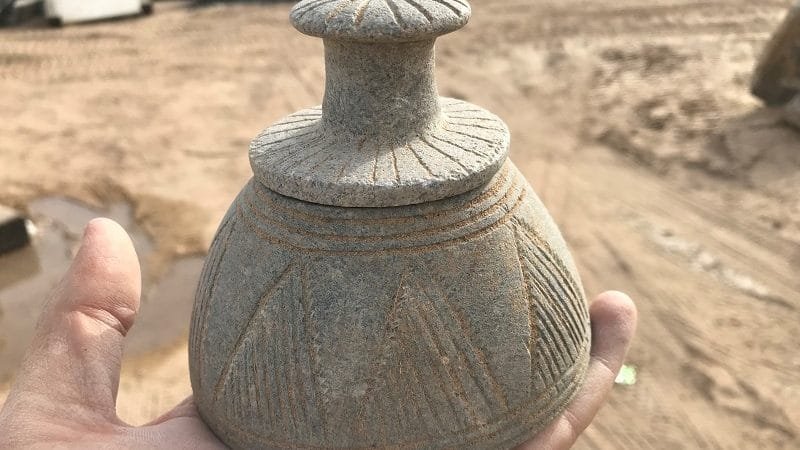 Espadas e objetos da Idade do Ferro encontrados em Abu Dhabi