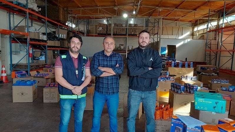 Receita do DF apreende carga de arroz e produtos eletrônicos