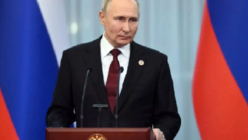 Putin fala em vitória contra a Ucrânia em desfile esvaziado