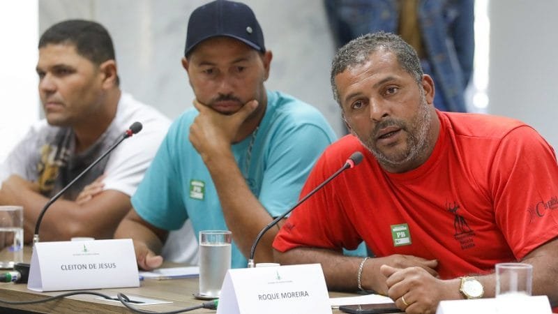 Roque Moreira e Cleiton de Jesus representam os catadores na reunião com o governo do Palácio do Buriti/Geovana Albuquerque/Agência Brasília