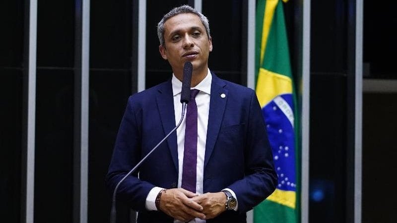 Deputado federal de Goiás condenado por danos morais