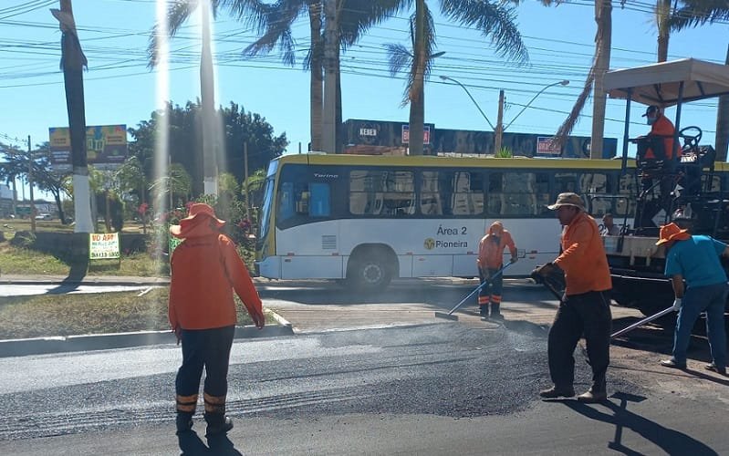 Gama asfalto na avenida recuperação Misto Brasília