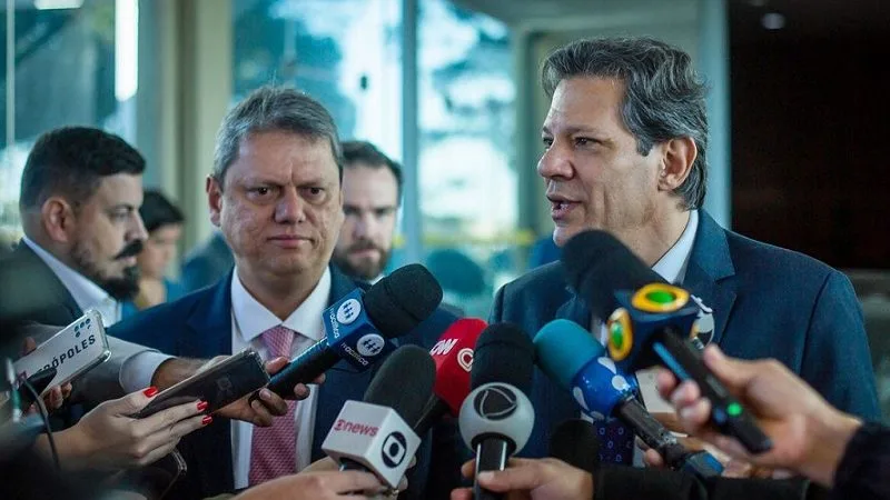 Pesquisas para os governos em Minas, Rio e São Paulo