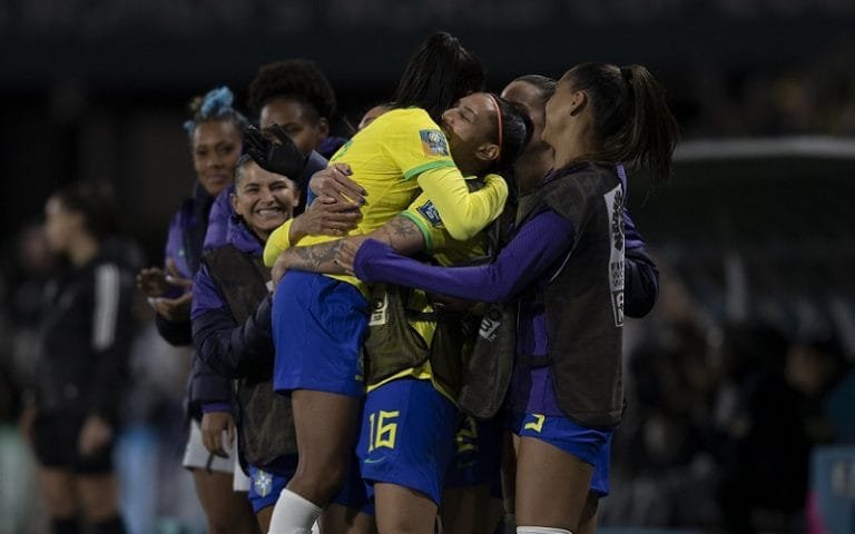 Comitiva vistoria hoteis para a Copa do Mundo Feminina