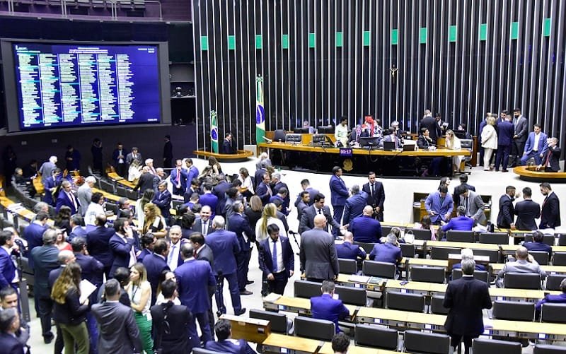 Plenário Câmara dos Deputados votação arcabouço Misto Brasília