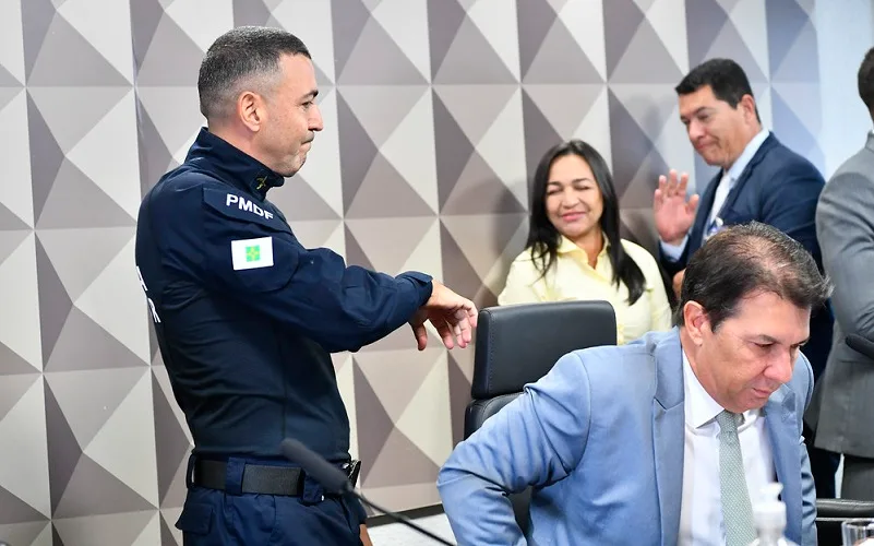 STF manda que oficiais da PM devem perder patentes