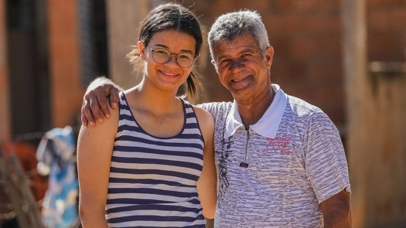 Edmilson Martins e a filha Nikolly Brenda, que são atendidos pela rede de proteção do governo distrital/Joel Rodrigues/Agência Brasília