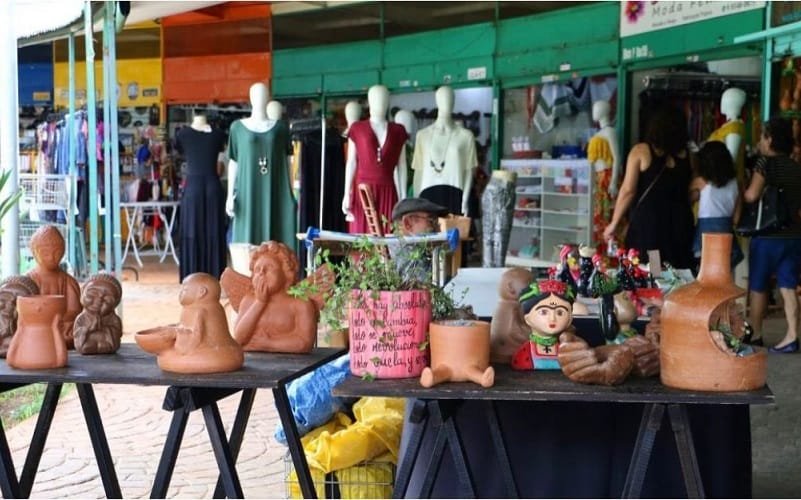 Feira da Torre de TV artesanato Misto Brasília