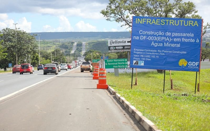Passarela construção Água Mineral EPIA Misto Brasília