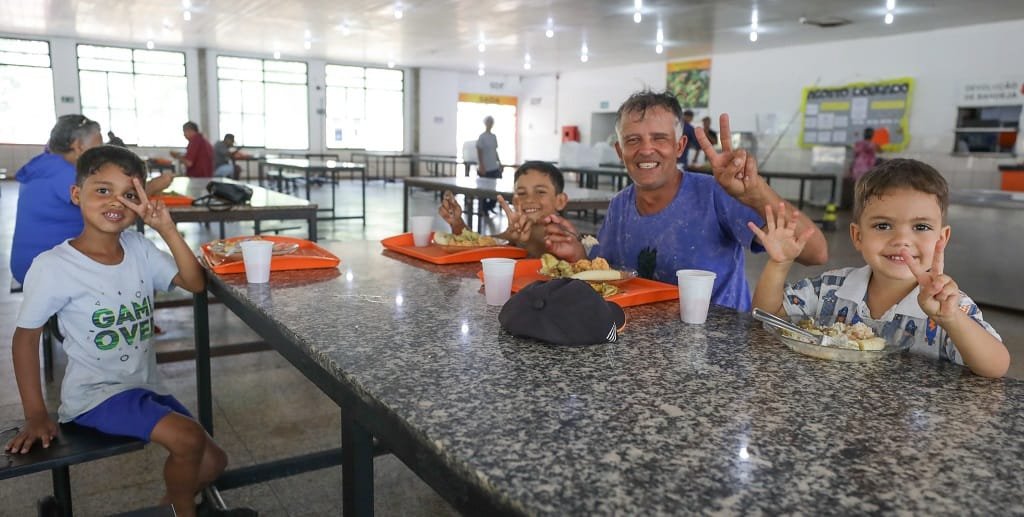 Restaurante Comunitário Planaltina DF família Misto Brasília