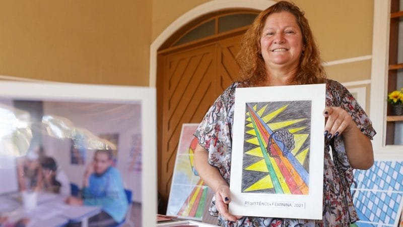 Marilda Albino é professoa da rede pública e sua arte será exposta no Museu do Louvre, em Paris, em outubro/Geovana Albuquerque/Agência Brasília