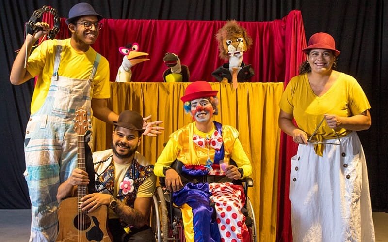 Teatro A festa no céu Turminha do palhaço Alegria DF Misto Brasília