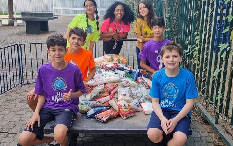 Alunos Colégio Marista doações de alimentos Misto Brasília