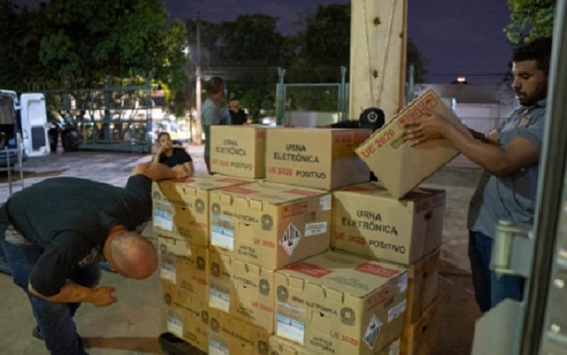 Urnas eletrônicas caixotes DF Misto Brasília