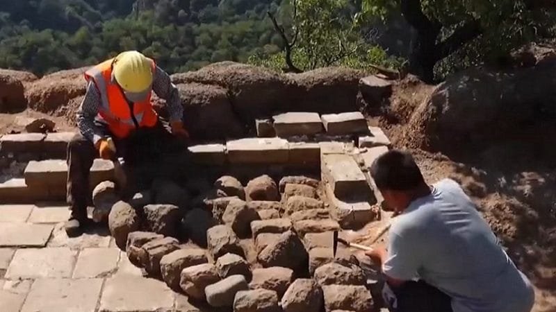 Granadas de pedras da dinastia Ming são descobertas em construção