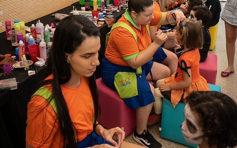 Crianças maquiagem monstrinhos Misto Brasil