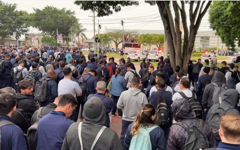 Metalúrgicos greve Embraer Misto Brasília