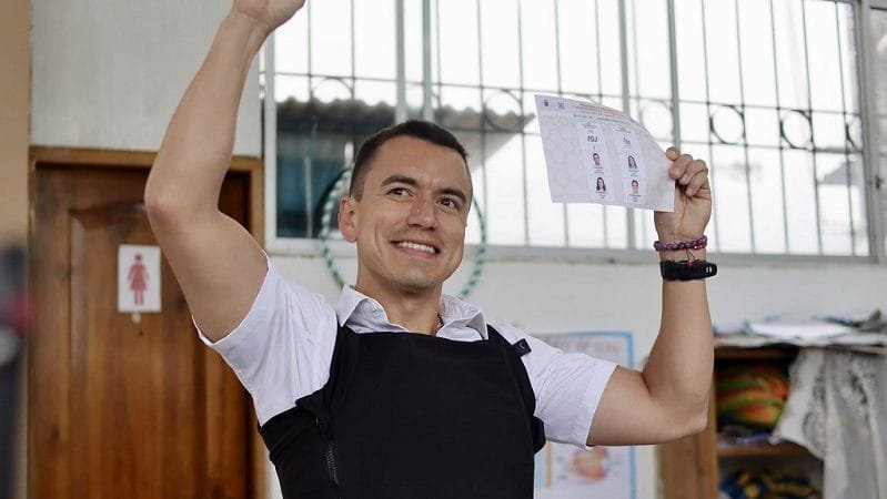 Noboa quer uma base militar dos EUA no Equador