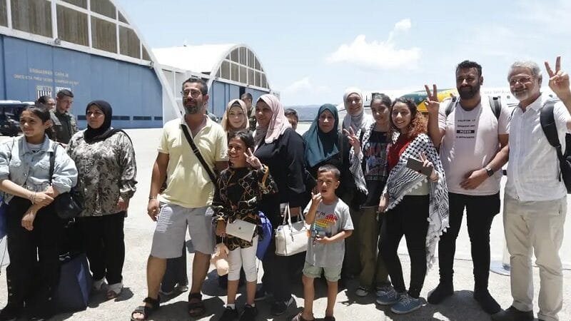 Repatriados seguem em São Paulo para casa de familiares