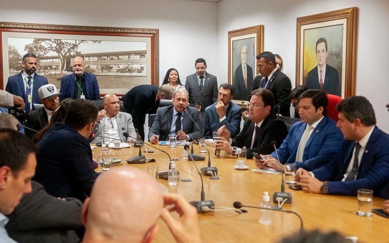 CLDF reunião empresas de ônibus Misto Brasil