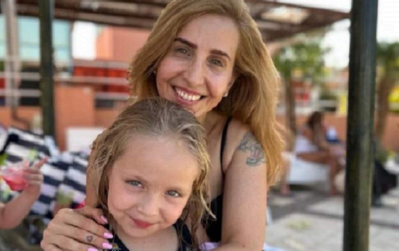 Reféns Daniele e a filha Emília Israel Misto Brasil