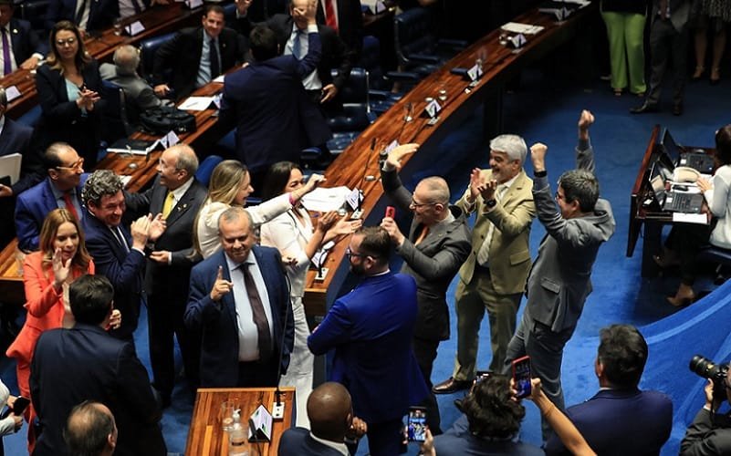 Senado Federal votação PEC da reforma tributária Misto Brasil