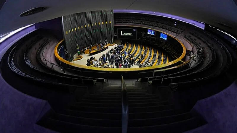 Mais tempo para discutir os mercados digitais