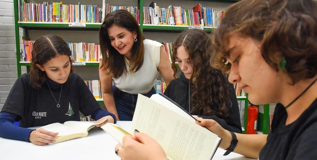 Alunos leitura DF Misto Brasil