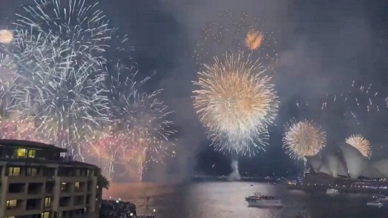 Kiribati, Nova Zelândia, Austrália, Tonga, Samoa já celebram a chegada do ano novo