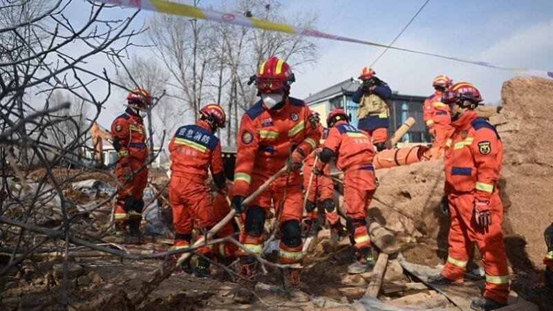 Terremoto na China provocou a morte de 131 pessoas