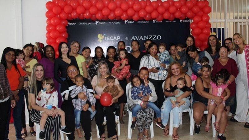 Campanha arrecadou roupas para mulheres em vulnerabilidade social